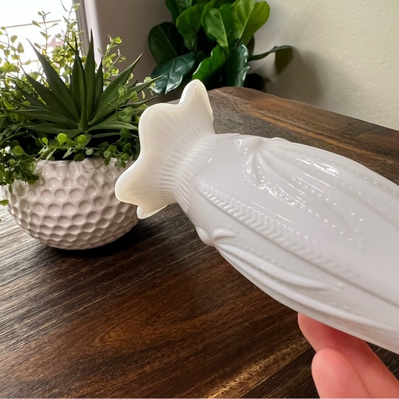 Fenton Agave Cactus Bud Swung Vase footed white milk glass Desert style - Picture 6 of 8